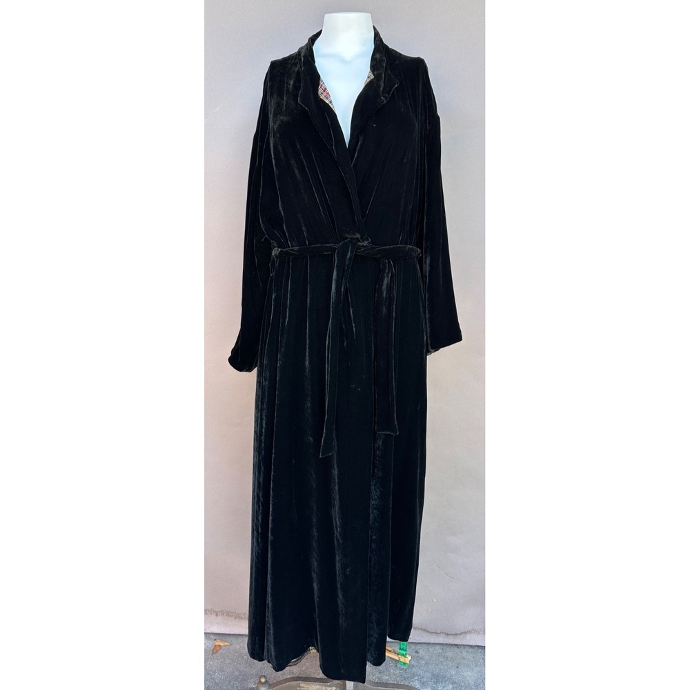 Vintage Judith Hart Robe Medium Black Velvet Silk Lined Belted Pockets Luxury